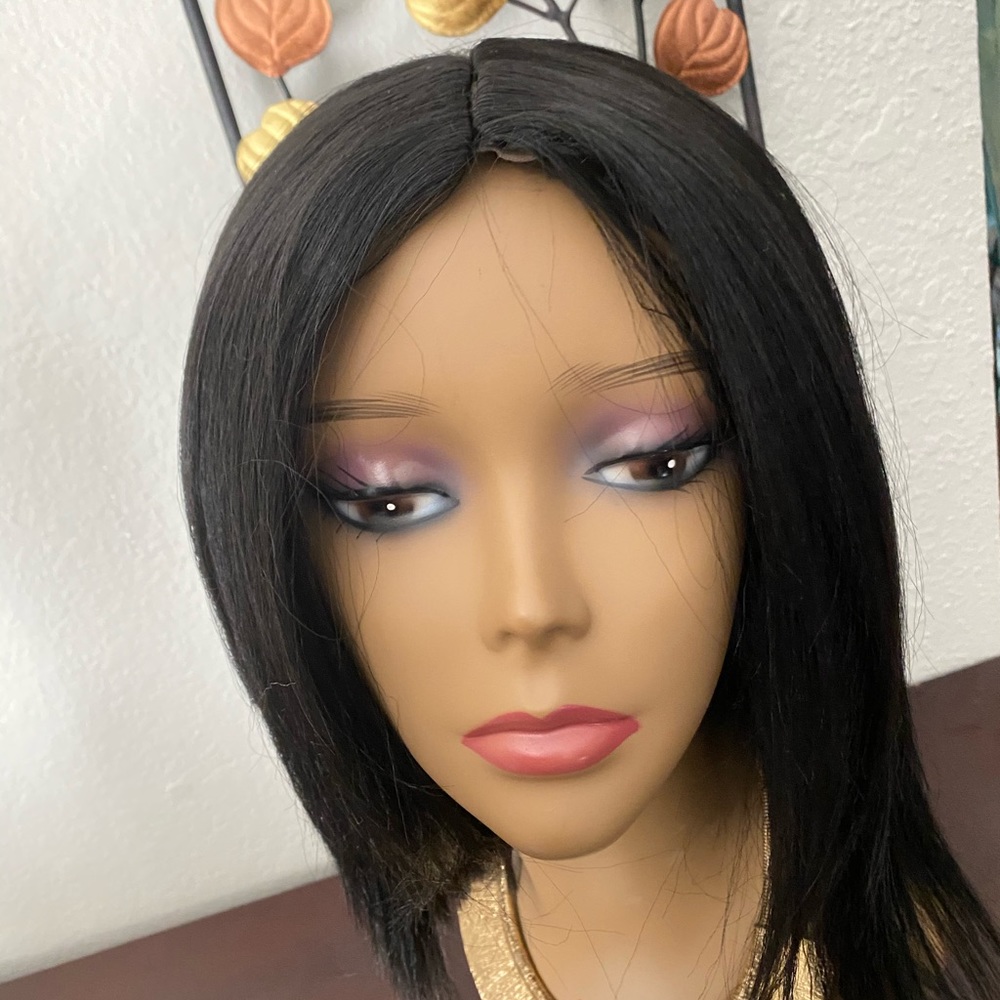 Short bob - Picture 5 of 9